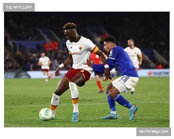 曼奇尼头球破门，罗马1-1扳平国际米兰